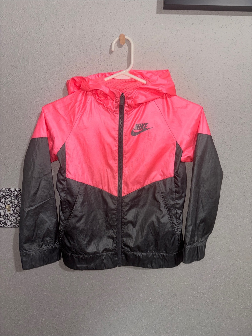 Nike Kids Coral & Charcoal Grey Hooded Windbreaker Jacket (size Small)